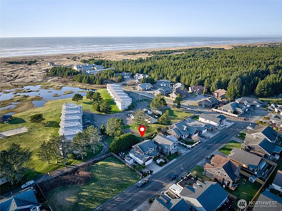 4th image of 2705 N Sea Crest Avenue