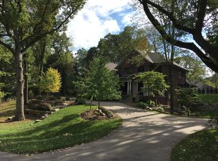 2529 New England Dr, Rochester Hills, MI 48309