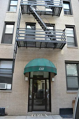 Rented by Town Residential | media 9