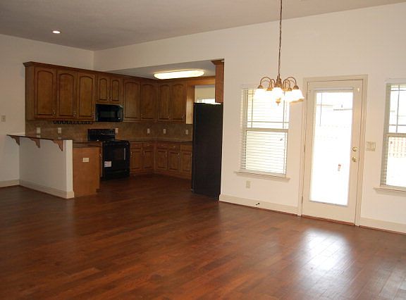 4th image of 35 Lee Road 2172