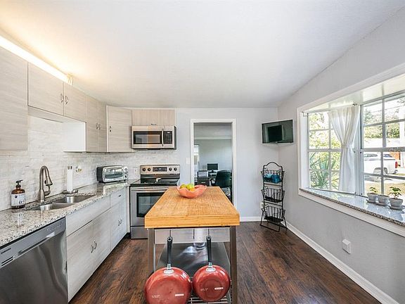 4th image of 3106 W Ballast Point Blvd