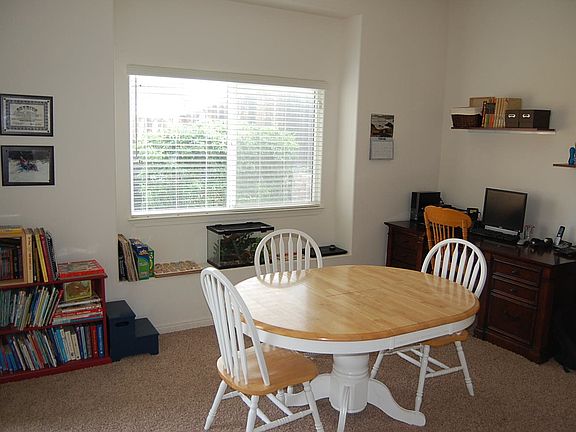 5th image of 230 Ash Ave