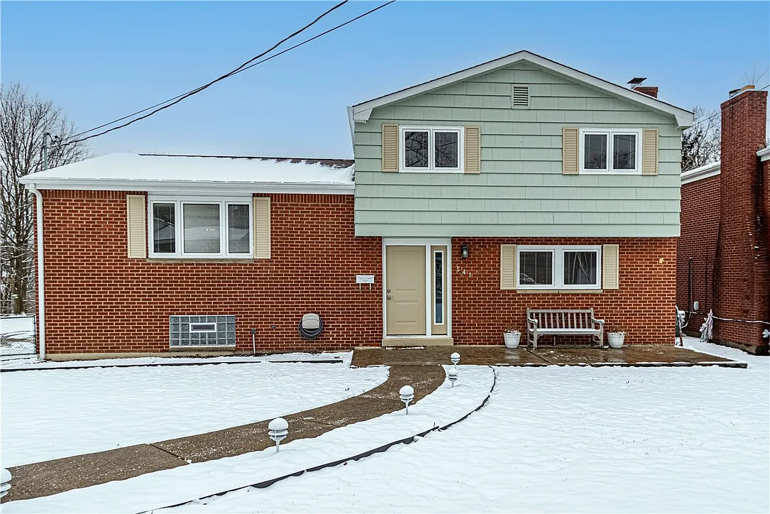 541 Macbeth Dr photo 1