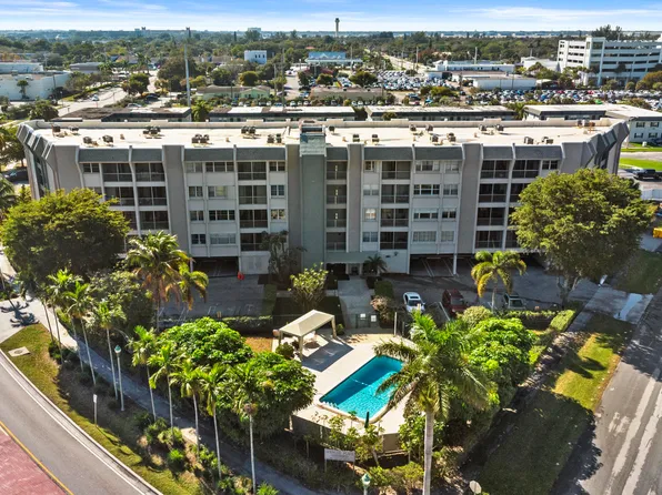 505 Spencer Drive #208, West Palm Beach, FL 33409