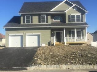 3104 Betsy Ross Rdg, New Windsor, NY 12553