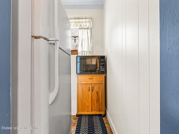 5th image of 170 Castleton Ave