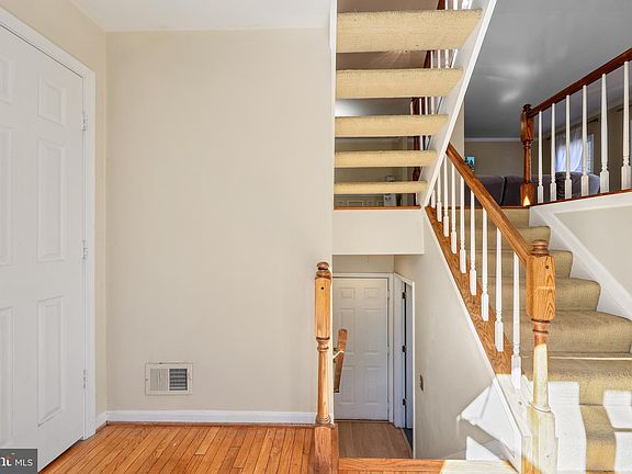 4th image of 5127 Woodfield Dr