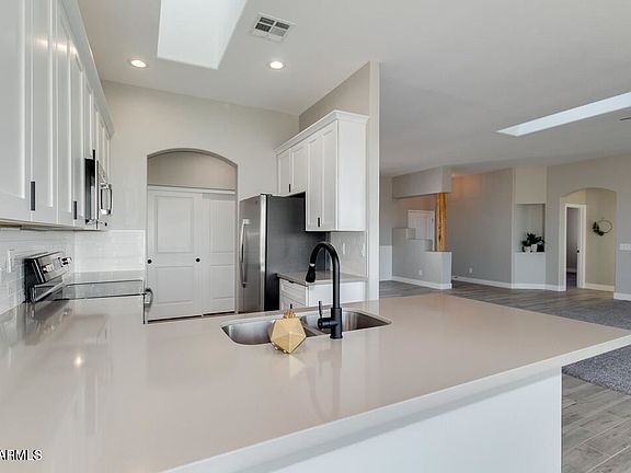 5th image of 24328 W Morning Vista Ln