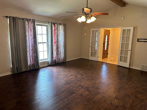 4th image of 203 Iroquois Ln