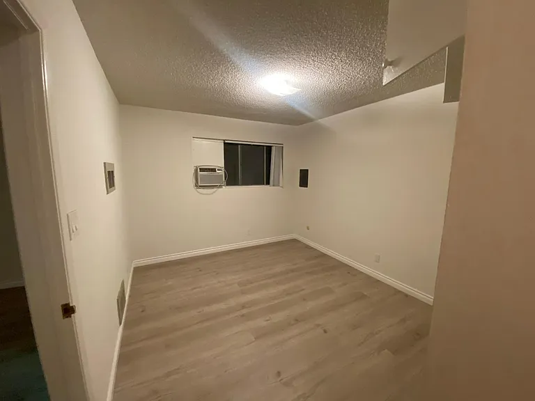 921 E Las Tunas Dr #D — Photo 18