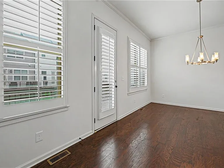 16 Lochurst Ln — Photo 5