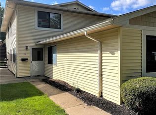 136 Milrace Dr, East Rochester, NY 14445