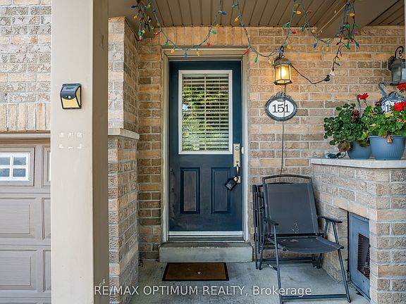 4th image of 151 Cedar Lake Cres