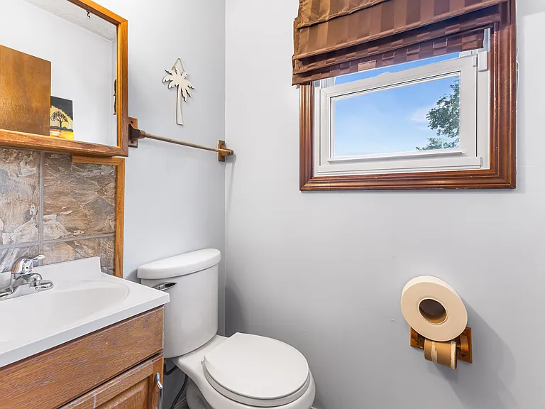 6431 Blackhaw Dr — Photo 2
