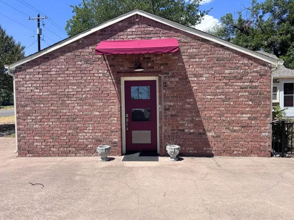 902 W Pearl St, Granbury, TX 76048