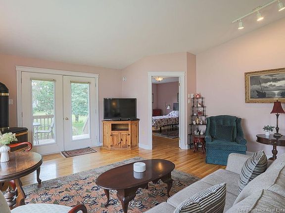 5th image of 12 Windermere Ct