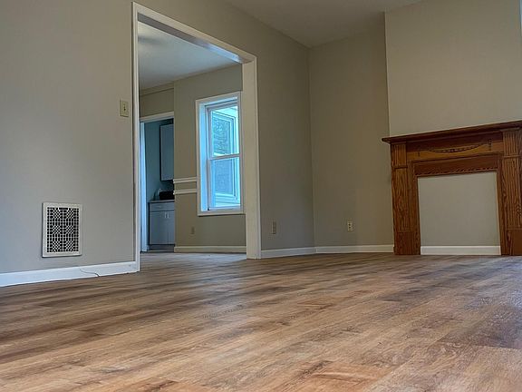 3rd image of 15 Church St #15