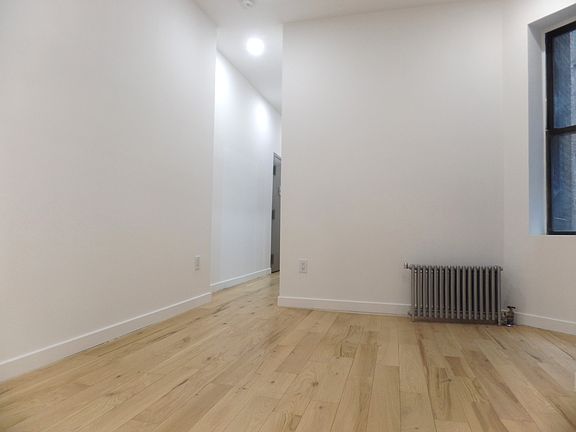 4th image of 560 W 126th St APT 1C