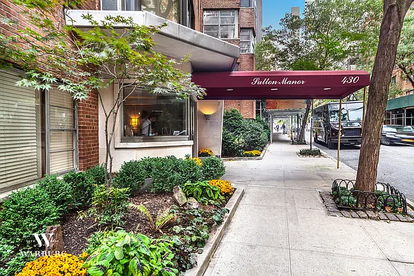 Sold by Warburg | media 14