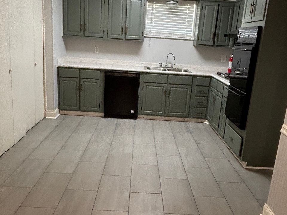 1st image of 224 Sunrise Dr