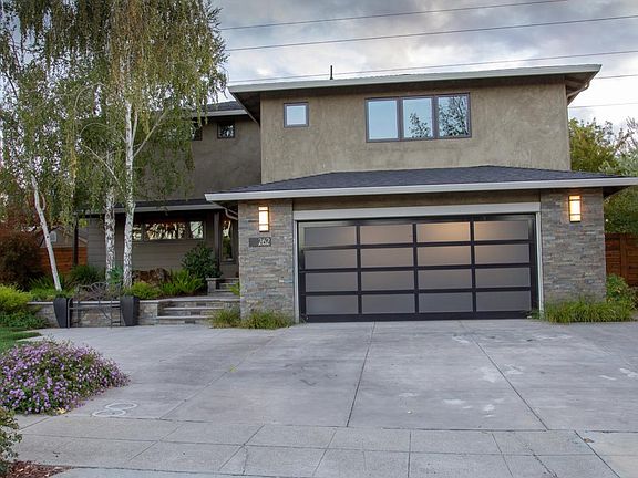 4th image of 262 Coronet Dr