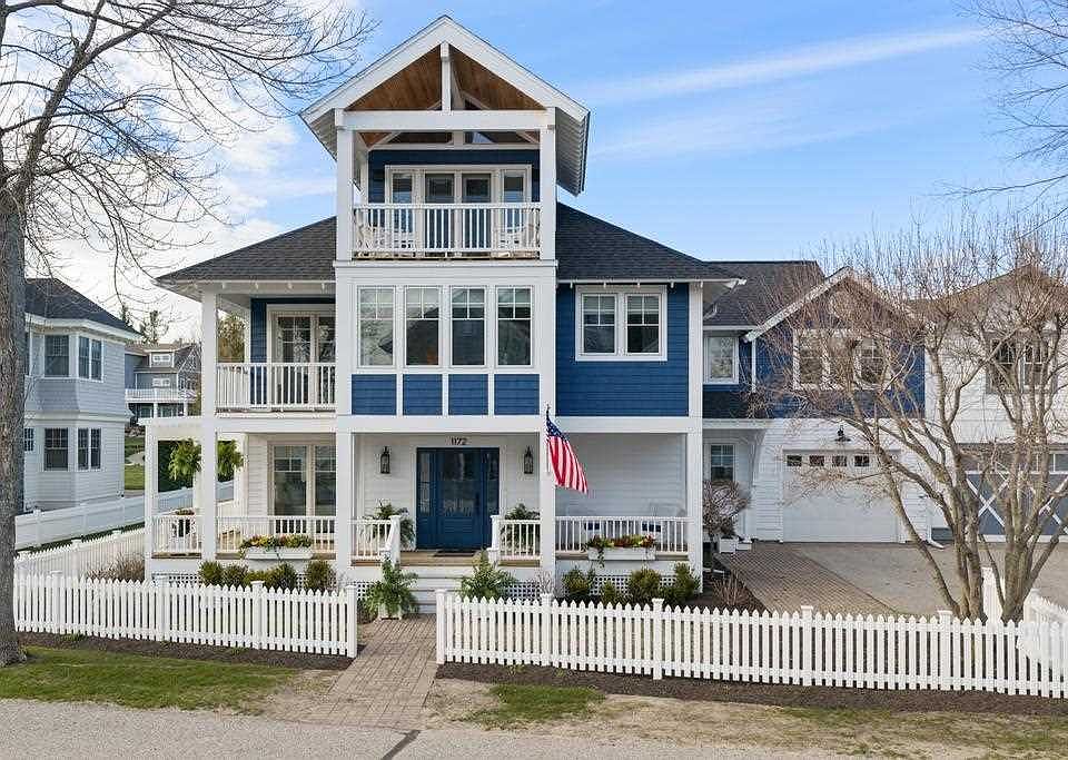 1st image of 1172 W Bay Rd #11