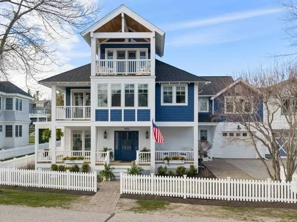 1172 W Bay Rd #11, Harbor Springs, MI 49740