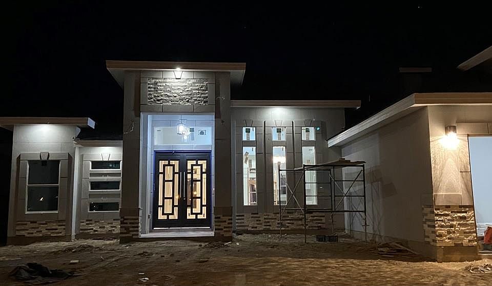 1st image of 2354 Villa Romel Blvd