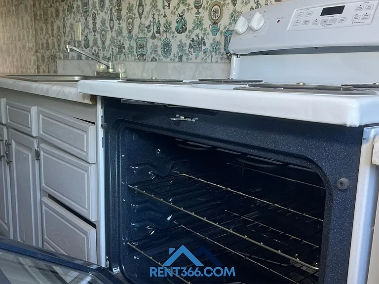 929 Center St #3 — Photo 11