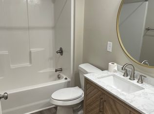 32 Putnam St, Royston, GA 30662