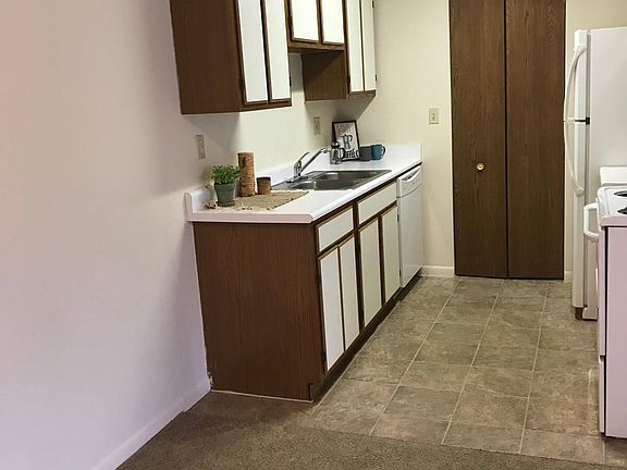 3rd image of 1131 Michigan Ave E APT 12