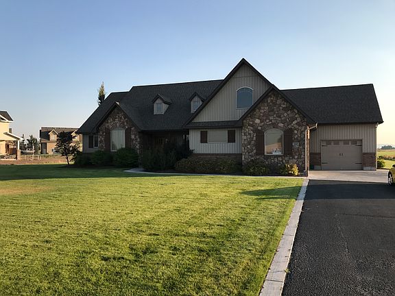 3rd image of 2461 Little Town Dr