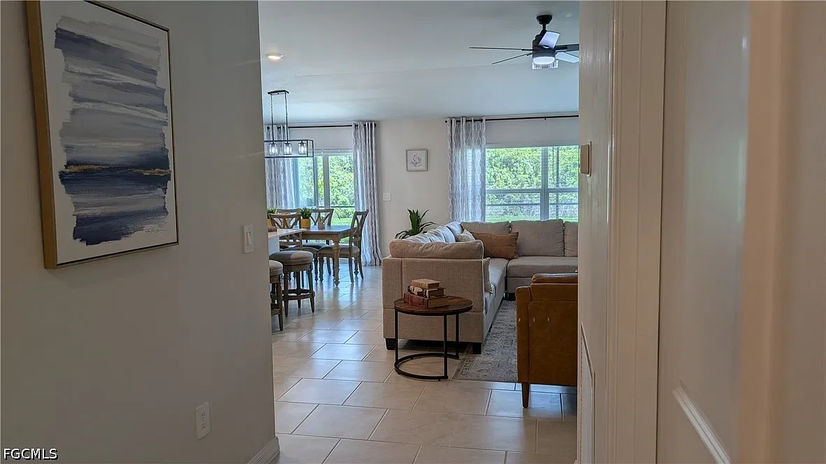 4 bed, 2.0 bath, 1937 sqft, $2,300 — Photo 4