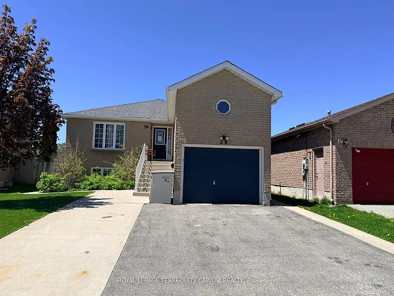 28 Brighton Rd #LOWER — Photo 12