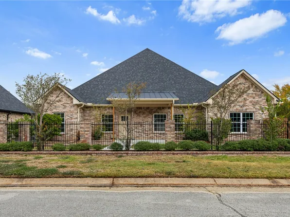 4703 Saint Andrews Dr, College Station, TX 77845