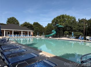 17121 Cambridge Grove Dr, Huntersville, NC 28078