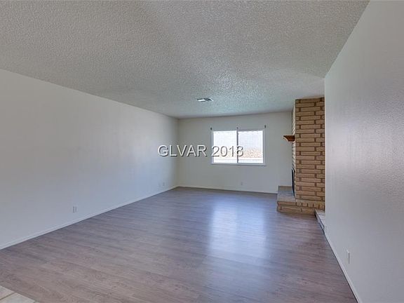 3rd image of 1856 Green Acres Ave