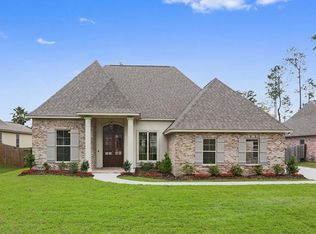 441 Belle Pointe Dr, Madisonville, LA 70447