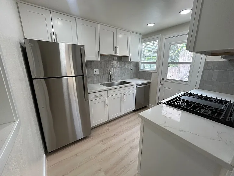 4002-6 Florida Street Apartments — Photo 5
