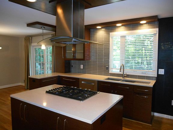 5th image of 5342 Gainsborough Dr