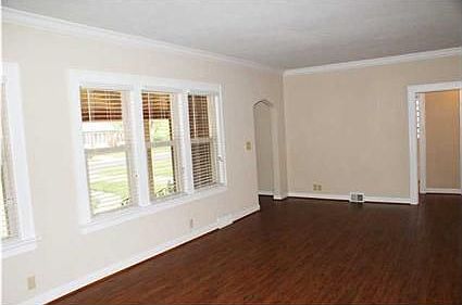 4th image of 1309 Ravenswood Dr