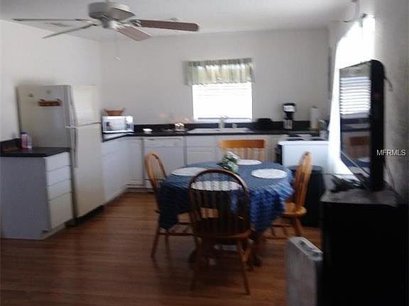 4th image of 1816 NE Wynn Dr