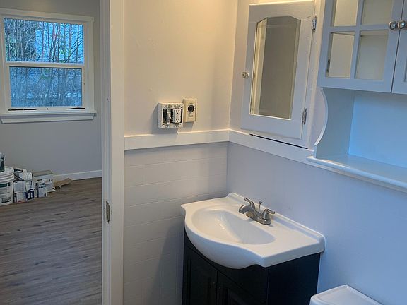 4th image of 3842 S G St