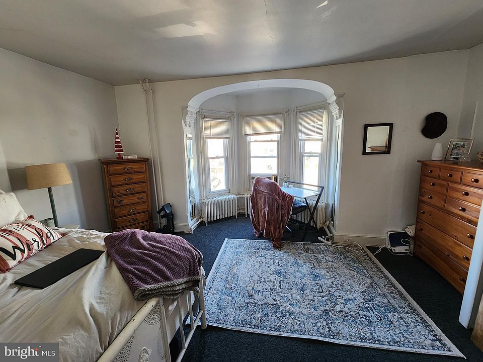 2nd image of 218 Osborn St Floor 2