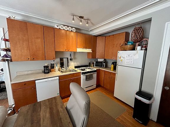 2nd image of 1154 W Lunt Ave APT 113