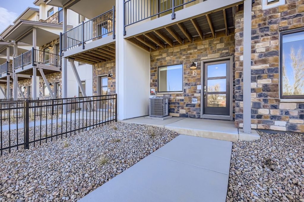 1003 Schlagel St #2