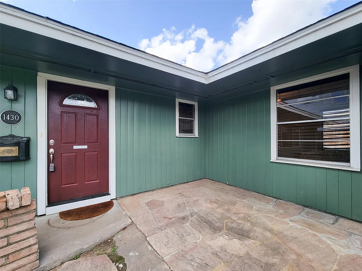 Building Photo - 1430 Cheshire Ln