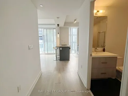 50 Wellesley St E #4001 Photo 1
