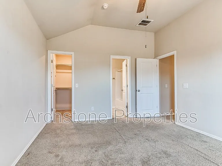 19704 Taggert Dr — Photo 25