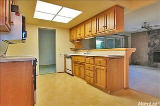 5th image of 1121 Westlynn Way